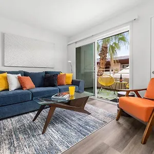 the-1-at-biarritz-remodeled-1-bedroom-in-downtown-ps.palm-springs-ca-hotels.com/